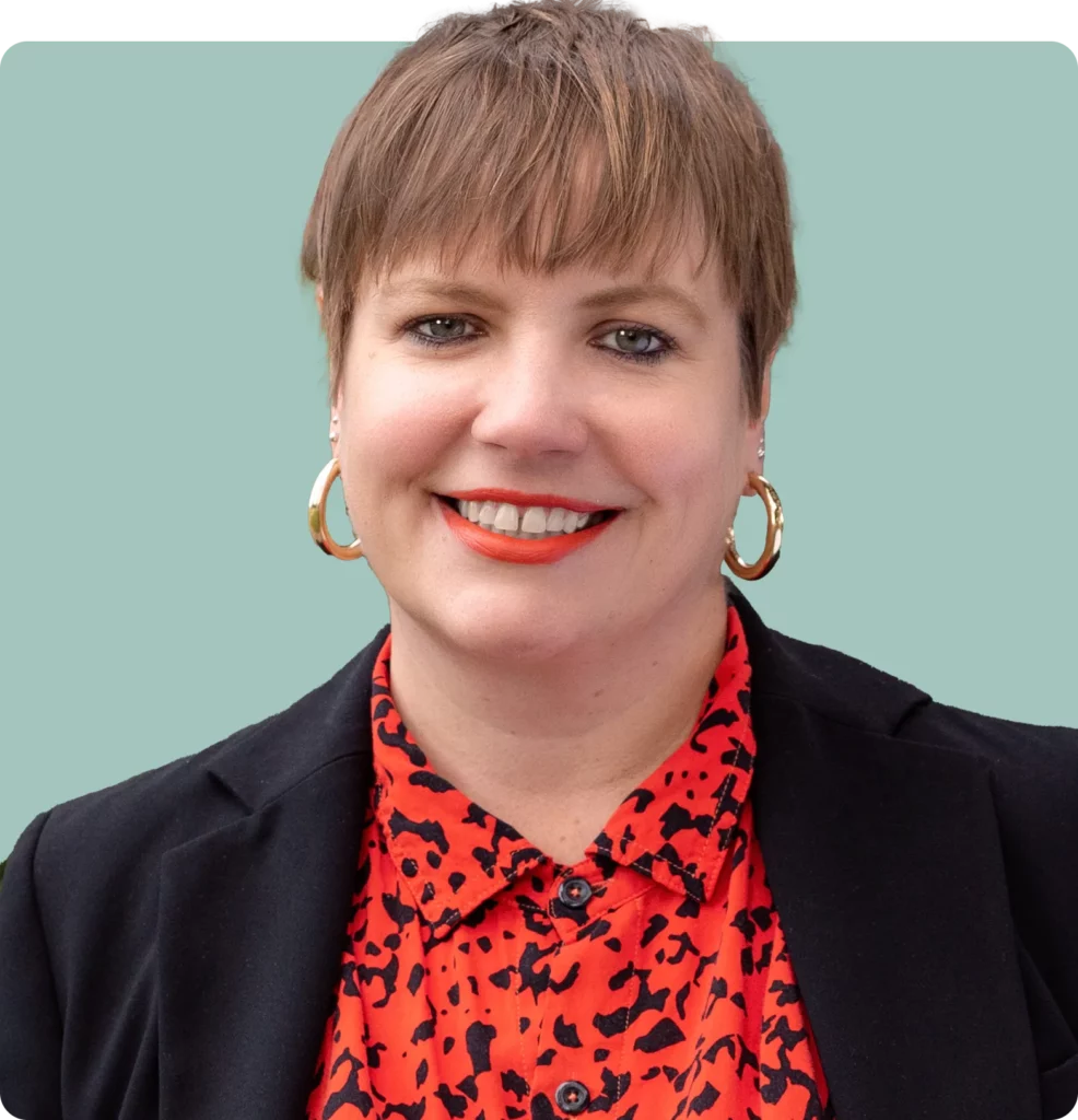 Headshot of Julie Van Winkle